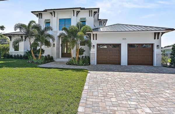 325 Fairway Tequesta, FL 33469