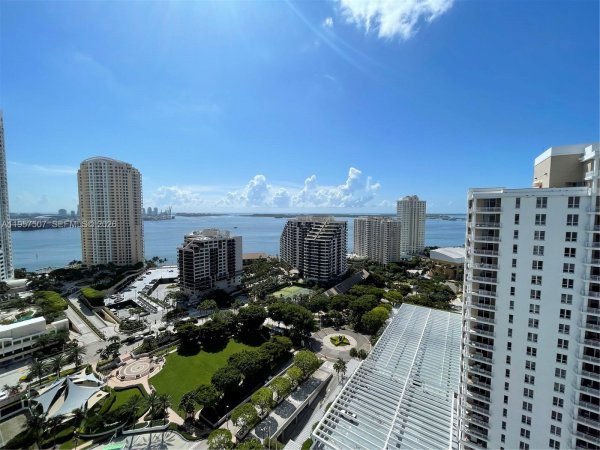 801 Brickell Key Blvd #2511 Miami, FL 33131
