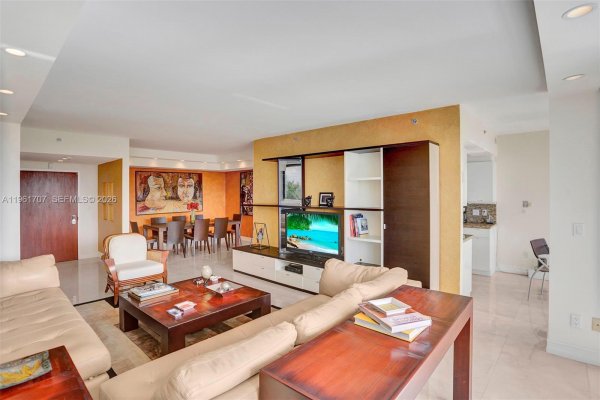 2000 Island Blvd #503 Aventura, FL 33160