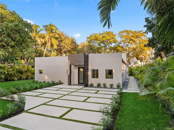 12335 Griffing Blvd North Miami, FL 33161