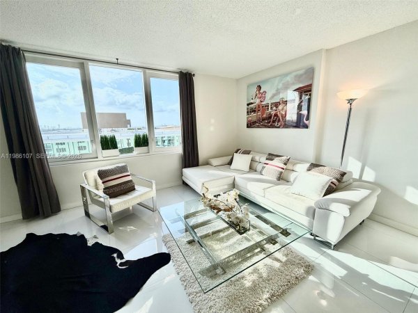 2301 Collins Ave #931 Miami Beach, FL 33139