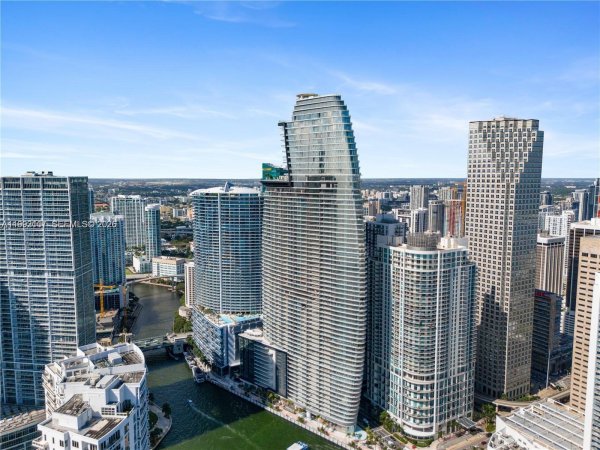 300 Biscayne Blvd Way #2103C Miami, FL 33131