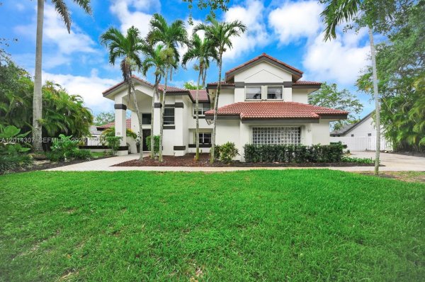 9866 SW 111th Ter Miami, FL 33176