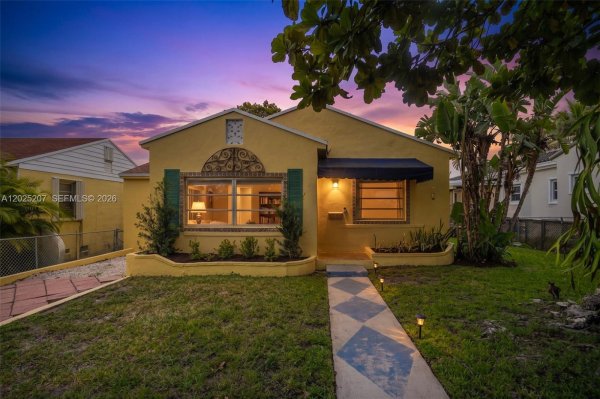 1811 SW 17th Ter Miami, FL 33145