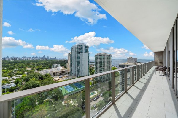 2678 Tigertail Ave #1702 Miami, FL 33133