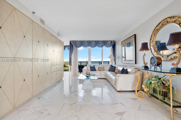 19333 Collins Ave #703 Sunny Isles Beach, FL 33160