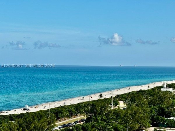 100 Bayview Dr #2124 Sunny Isles Beach, FL 33160