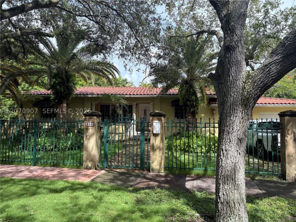 805 Paradiso Ave #805 Coral Gables, FL 33146