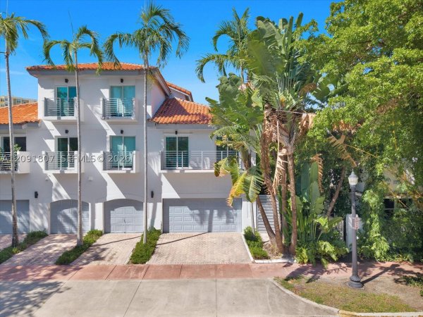 208 Jefferson Ave #101 Miami Beach, FL 33139