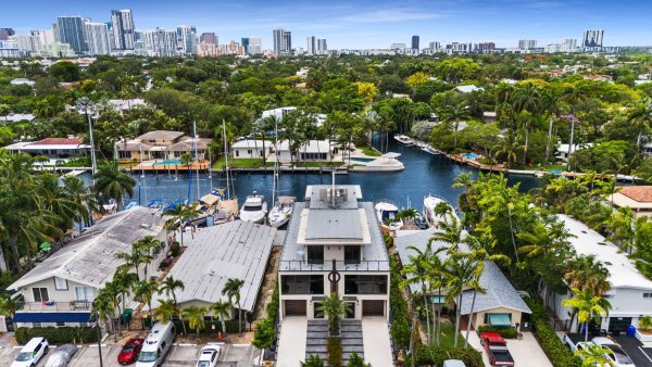 323 Hendricks Fort Lauderdale, FL 33301
