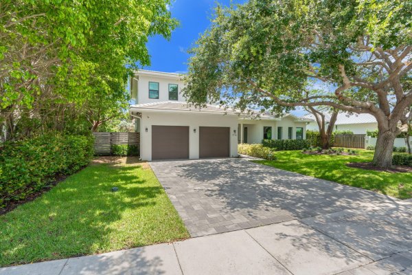 1716 Middle Riv Fort Lauderdale, FL 33305
