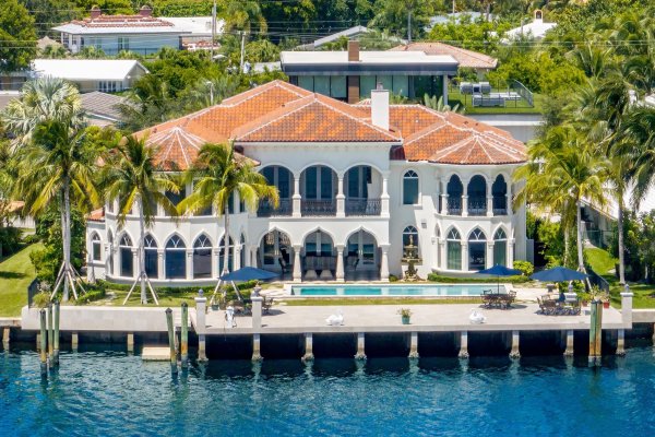 745 Middle Riv Dr Fort Lauderdale, FL 33304
