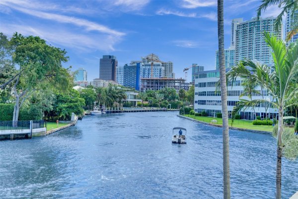 1000 SE 4th St #220 Fort Lauderdale, FL 33301
