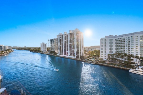2800 E Sunrise #10A Fort Lauderdale, FL 33304