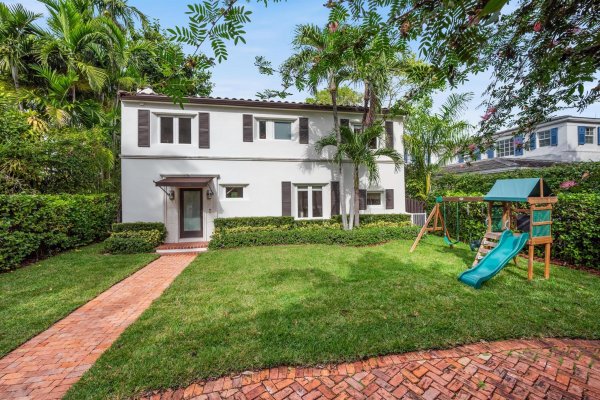 775 W 49th St Miami Beach, FL 33140