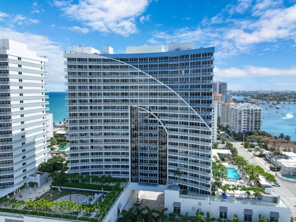 3101 Bayshore #1704 Fort Lauderdale, FL 33304