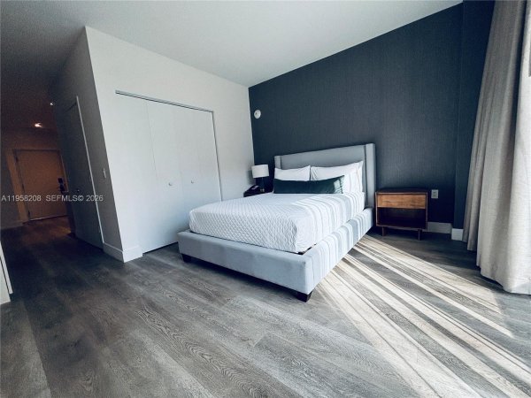 239 SW 9th St #405 Miami, FL 33130