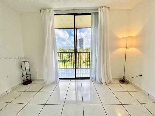 16950 Dixie #A536 North Miami Beach, FL 33160