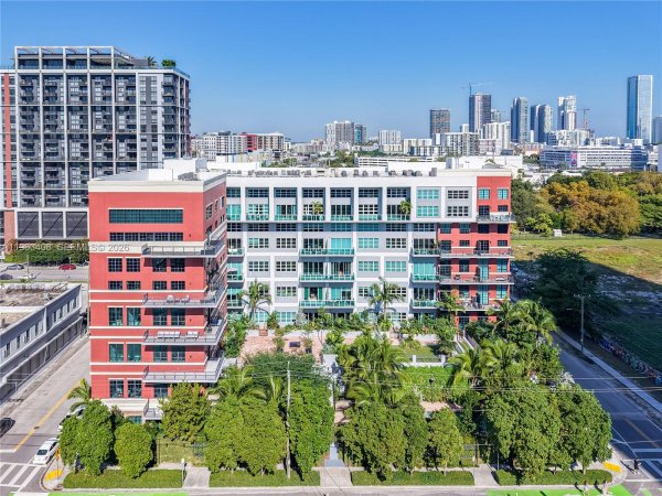 1749 NE Miami Ct #605 Miami, FL 33132