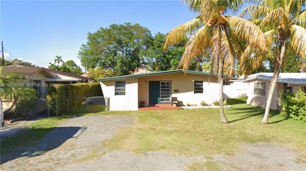 6561 SW 34th St Miami, FL 33155