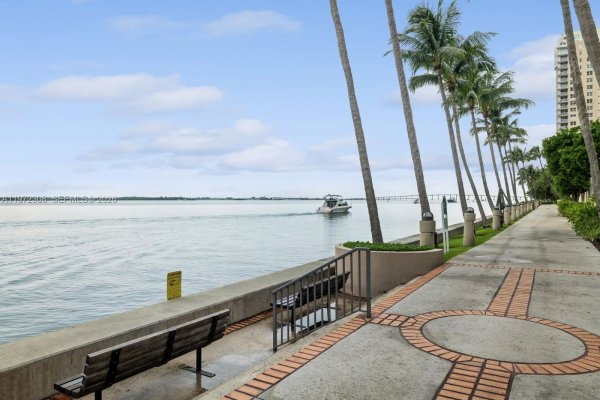 540 Brickell Key Dr #504 Miami, FL 33131