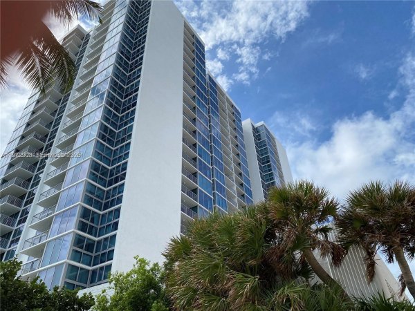 2655 Collins Ave #1404 Miami Beach, FL 33140