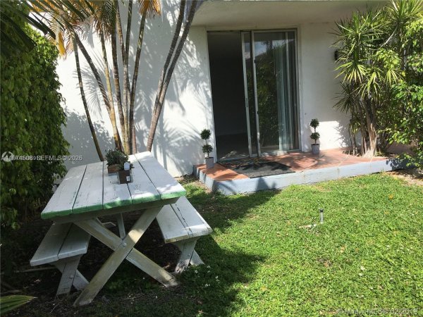 1801 S Treasure Dr #124 North Bay Village, FL 33141