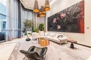 45 SW 9th St #1701 Miami, FL 33130