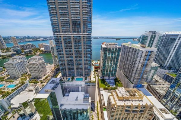 1060 Brickell Ave #415 Miami, FL 33131