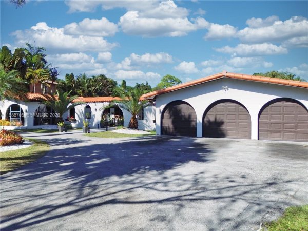7925 SW 124th St Pinecrest, FL 33156