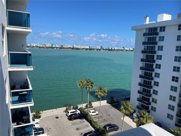 7501 E Treasure Dr #8A North Bay Village, FL 33141