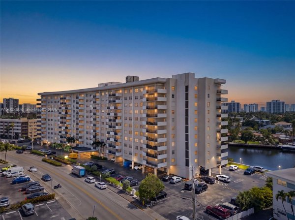 401 Golden Isles Dr #303 Hallandale Beach, FL 33009