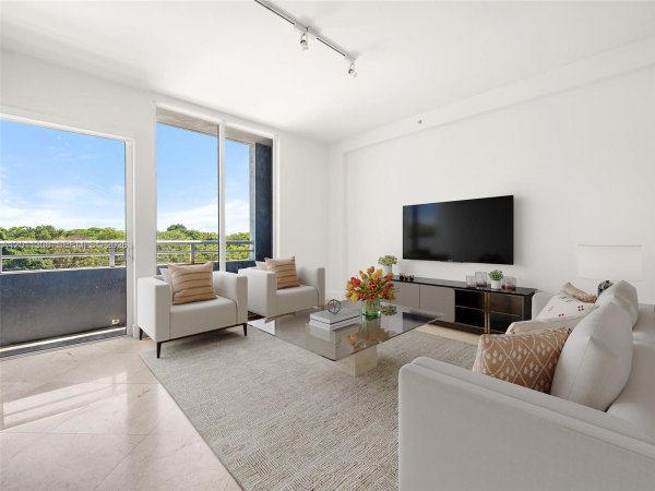 3250 Grand Ave #506 Miami, FL 33133