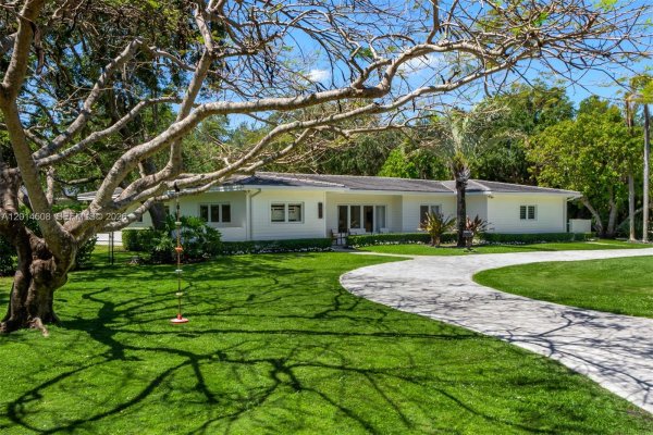 6450 SW 128th St Pinecrest, FL 33156