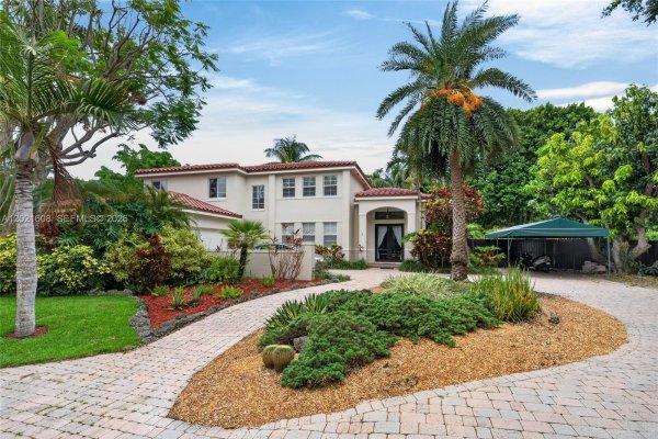 8204 SW 171st St Palmetto Bay, FL 33157