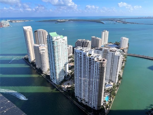 300 Biscayne Blvd Way #2509W Miami, FL 33131