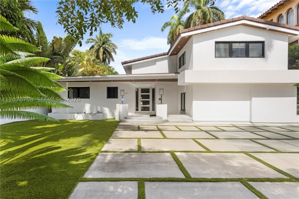 2388 Prairie Ave Miami Beach, FL 33140