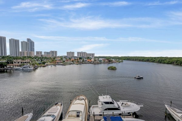 400 Sunny Isles Blvd #908 Sunny Isles Beach, FL 33160