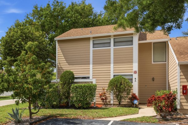 301 Lakewood #8a Jupiter, FL 33458