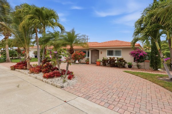 1140 Morse Singer Island, FL 33404