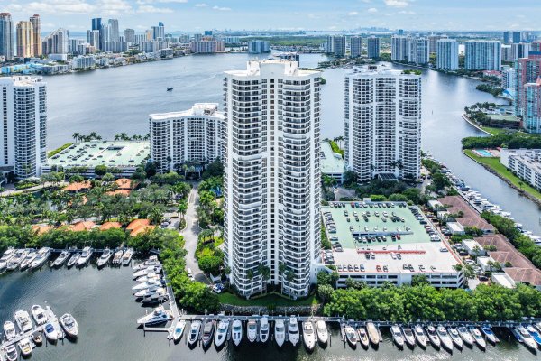 3500 Mystic Pointe Aventura, FL 33180