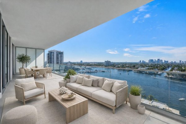 153 N Seabreeze Blvd #1803 Fort Lauderdale, FL 33304