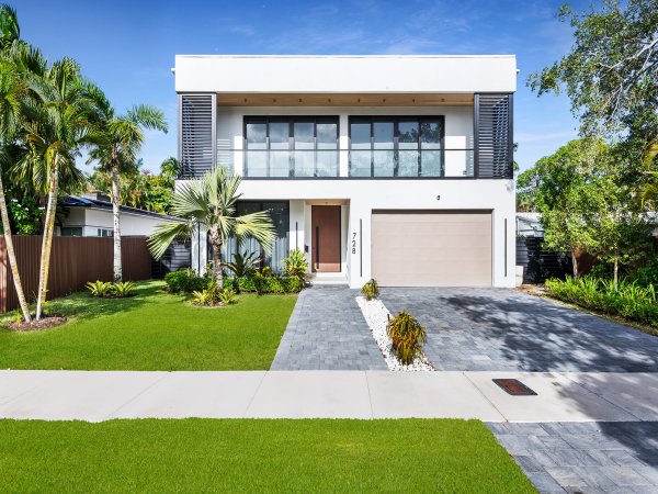 728 NE 17th Ter Fort Lauderdale, FL 33304