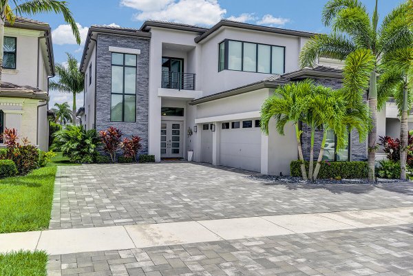 9046 Chauvet Way Boca Raton, FL 33496