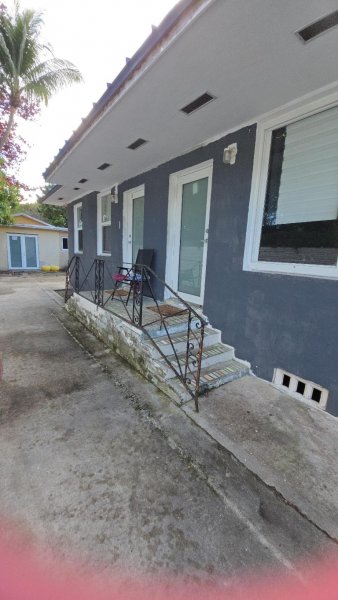 160 NW 45th Miami, FL 33127