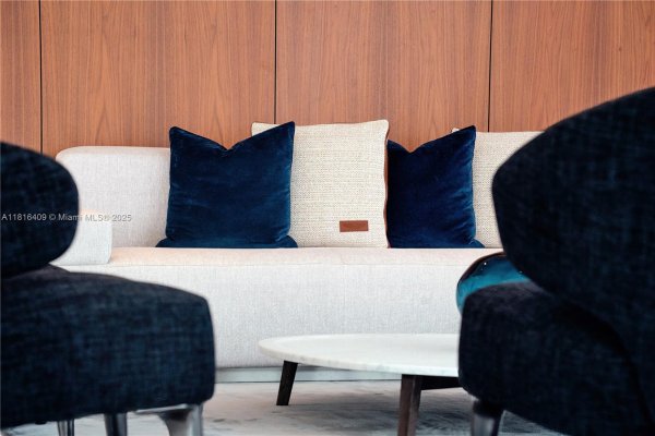 300 Biscayne Blvd Way #5101 Miami, FL 33131 300 Biscayne Blvd Way #5101 Miami, FL 33131