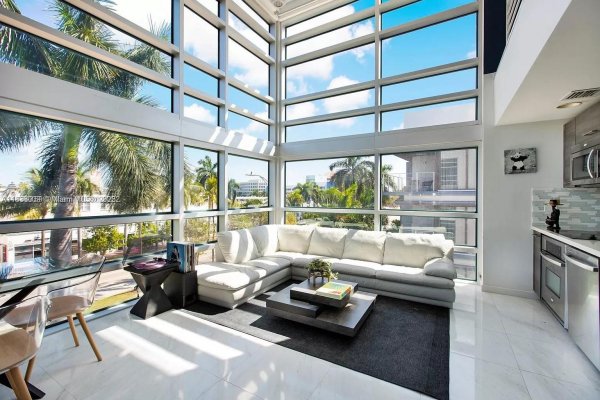 421 Meridian Ave #15 Miami Beach, FL 33139
