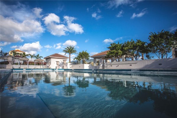 2000 Salzedo St #418 Coral Gables, FL 33134