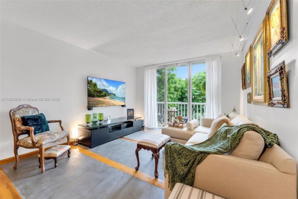 3661 SW 9th Ter #207 Miami, FL 33135