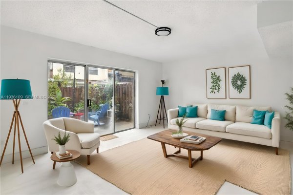 4165 SW 66th Ter #109 Davie, FL 33314